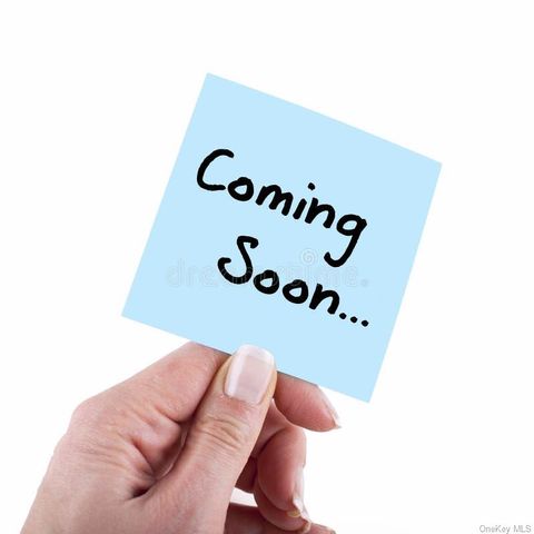 Photo of 8 Shelley Court, Middle Island, NY 11953 (MLS # 961619)