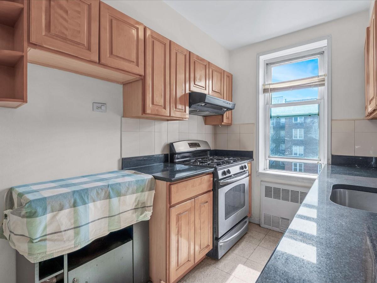 33-45 90th Street #5J, Jackson Heights, New York image 8