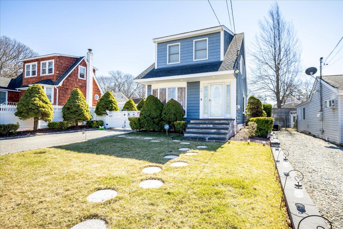 78 Wyona Avenue, Selden, New York image 24