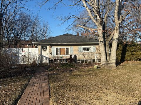 11 Tell Avenue Deer Park NY 11729