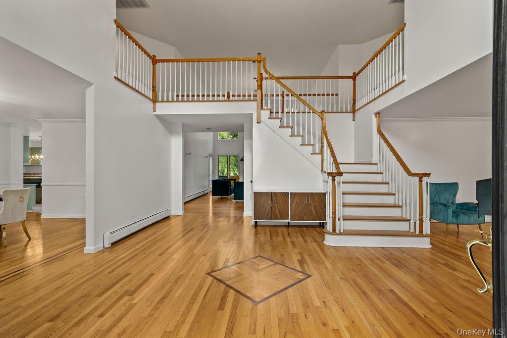 Photo of 10 Golden Road, Montebello, NY 10901 (MLS # 1047577)