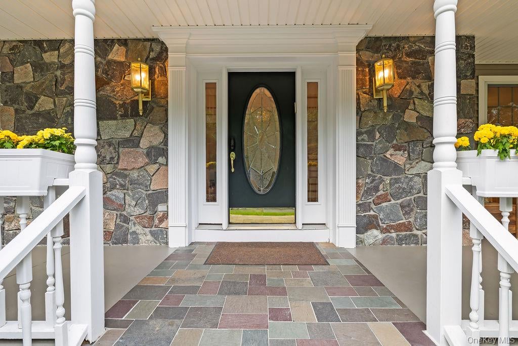 Photo of 10 Golden Road, Montebello, NY 10901 (MLS # 1047577)