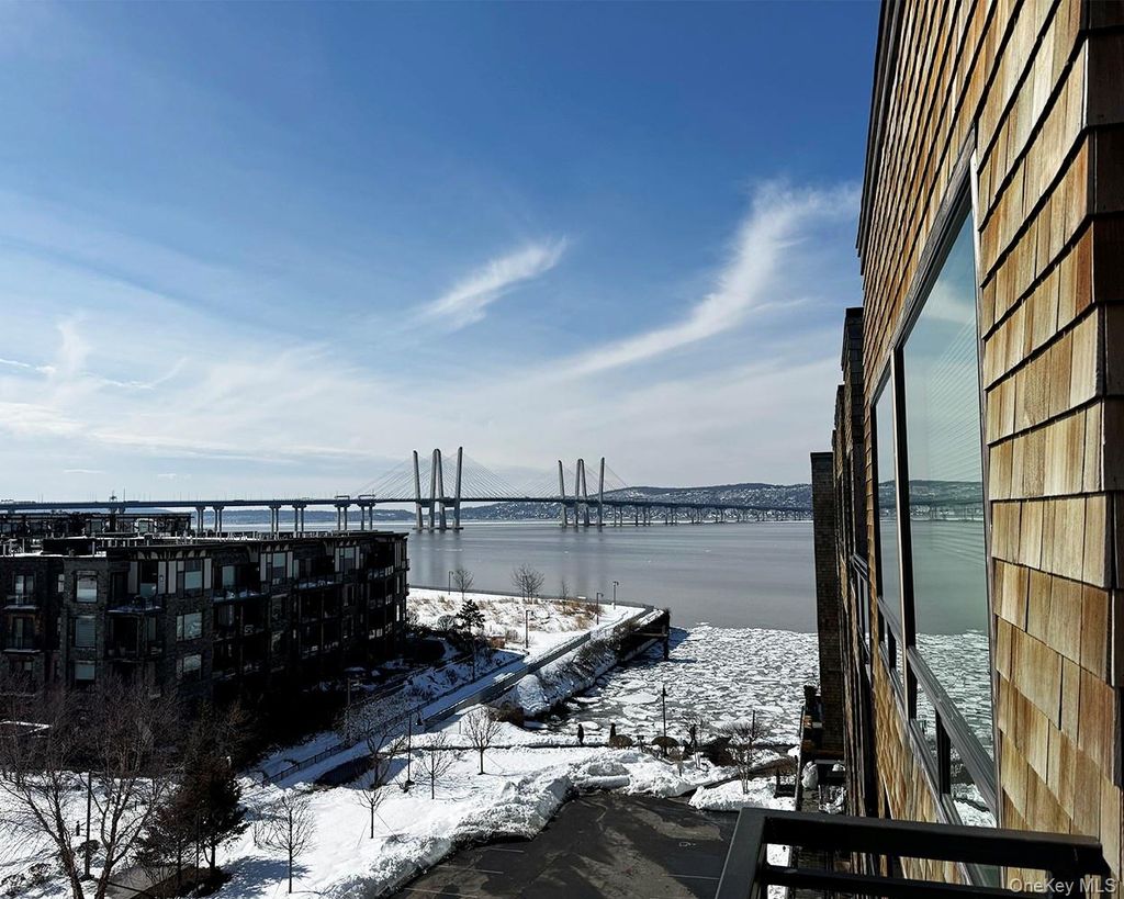 Photo of 11 River Street #401, Sleepy Hollow, NY 10591 (MLS # 964915)