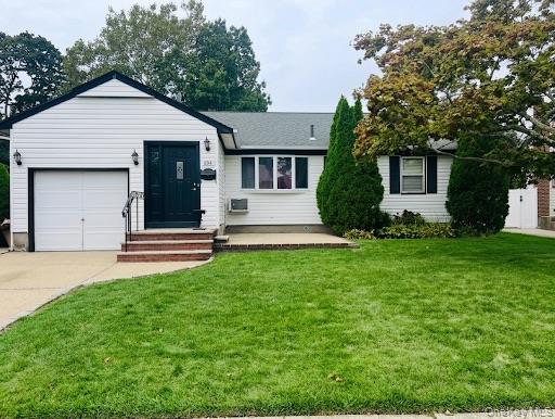 694 BLACKSTONE AVE, EAST MEADOW, NY 11554 - Image 00a728e4356fdf8b17624d69745db871/3436408512