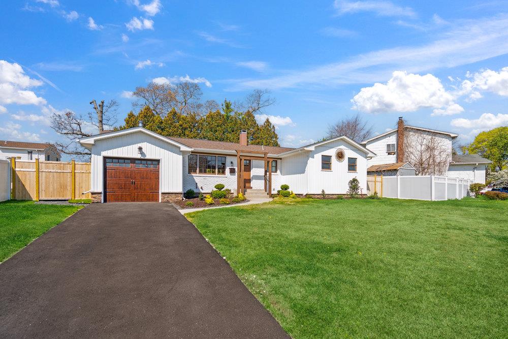 35 Regina Drive, Sayville, New York image 3