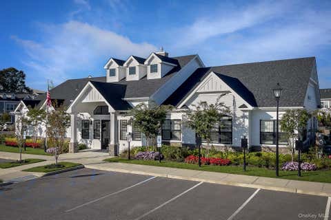 Apartment For Rent - 500 Sutton Court #113<br/> Deer Park, NY 11729