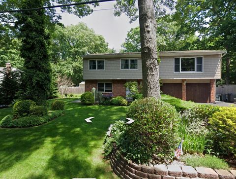 Photo of 61 Pine Drive Dr, Nesconset, NY 11767 (MLS # 958029)