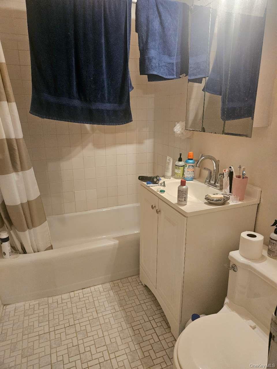 61-20 Grandcentral Parkway C109