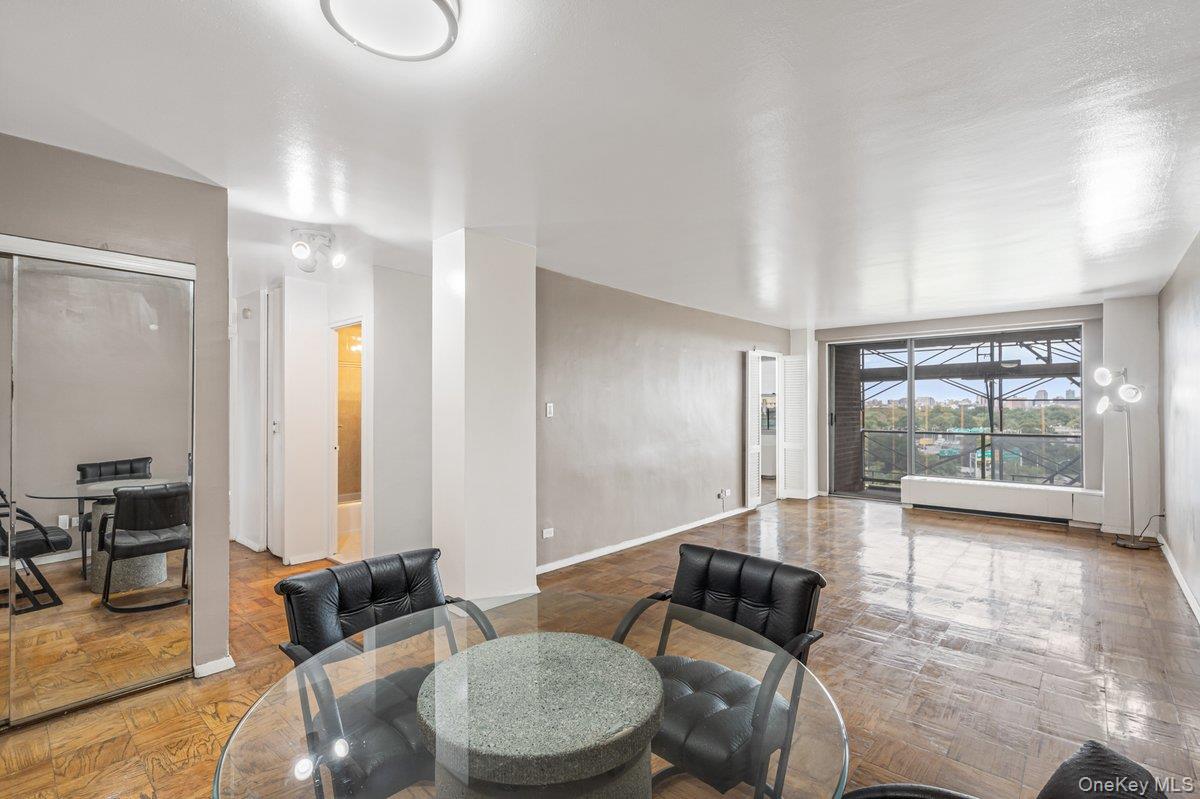 61-20 Grand Central Parkway A902