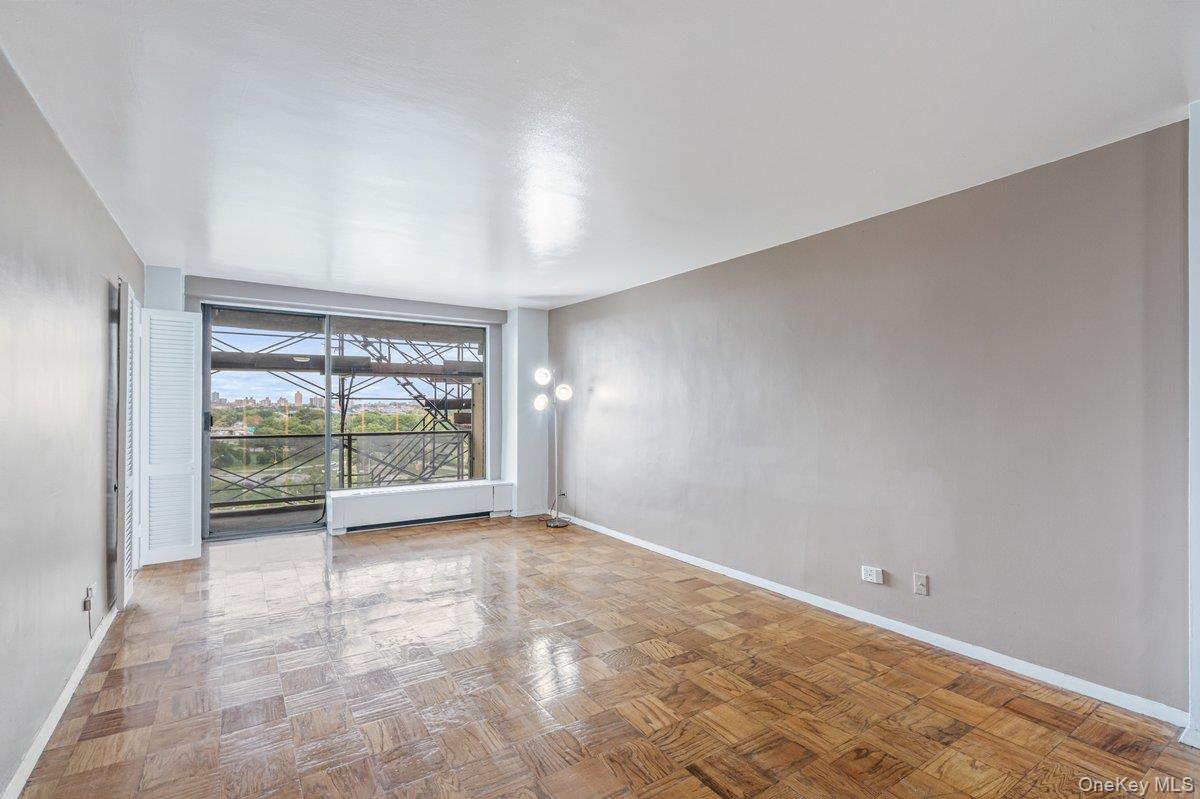 61-20 Grand Central Parkway A902