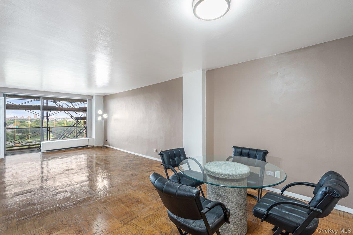 61-20 Grand Central Parkway A902