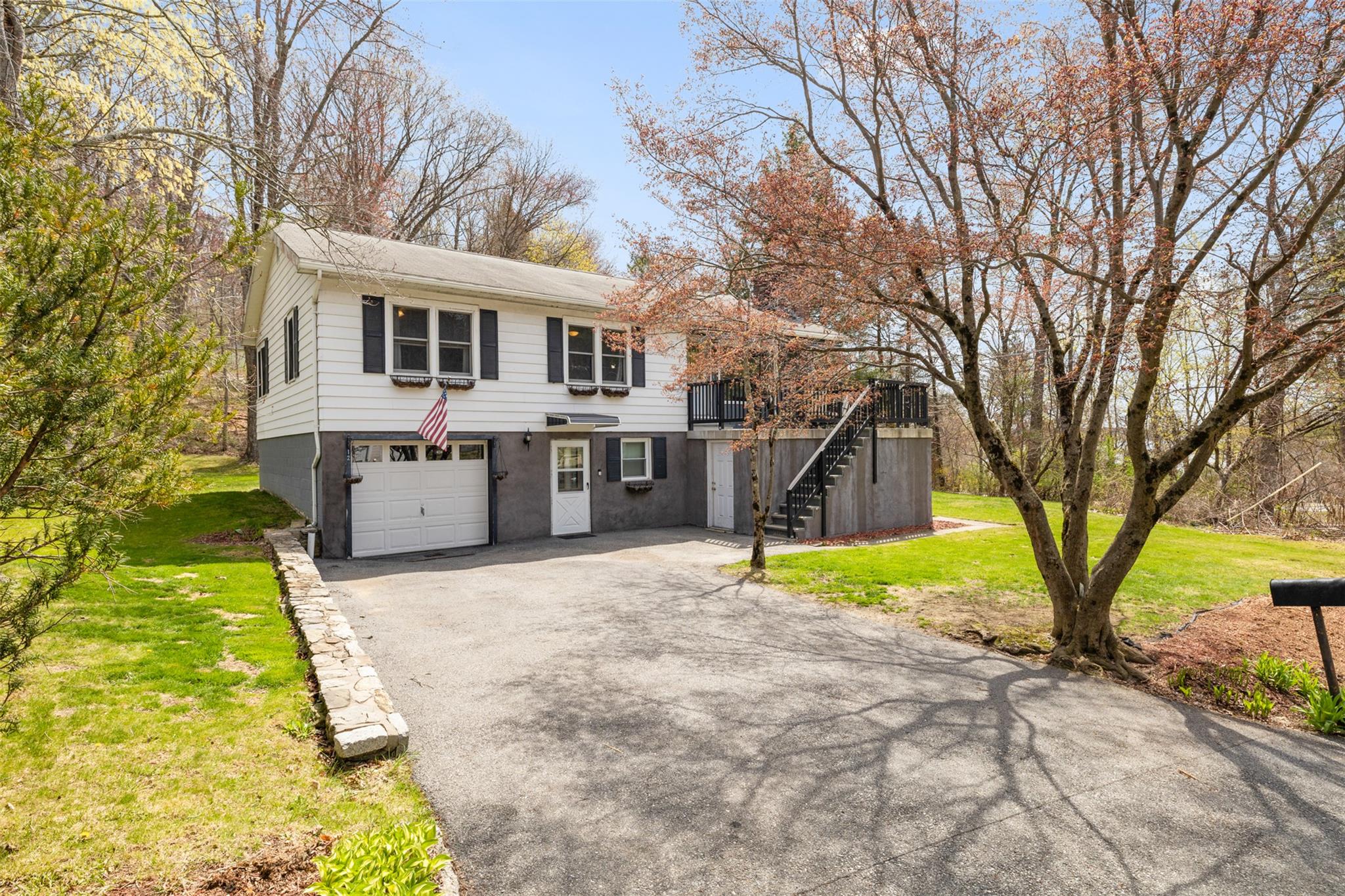 12 Ontario Road, Carmel, New York image 1