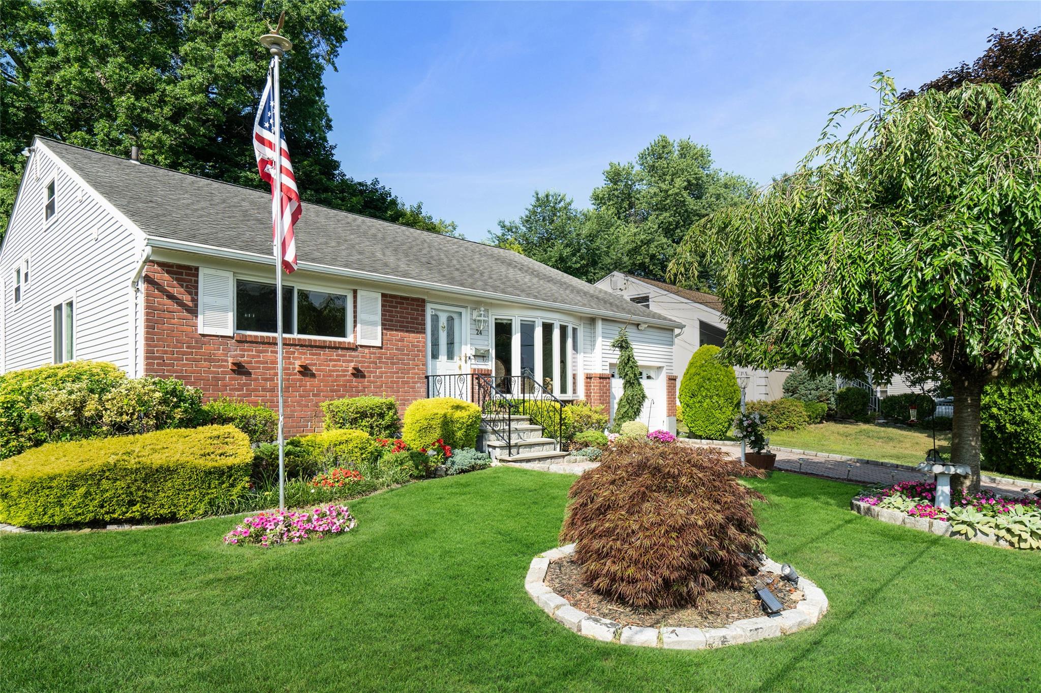 24 Westwind Road, Yonkers, New York image 2