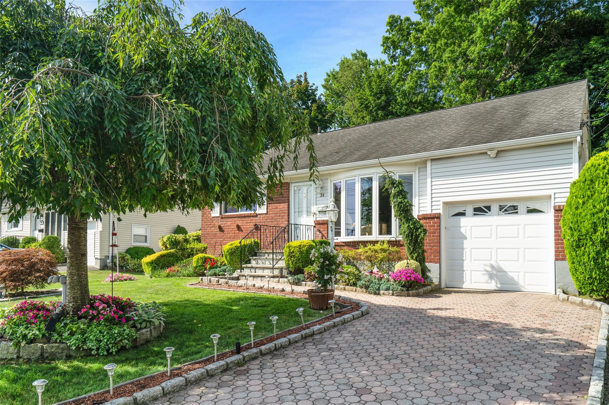 24 Westwind Road, Yonkers, New York image 1