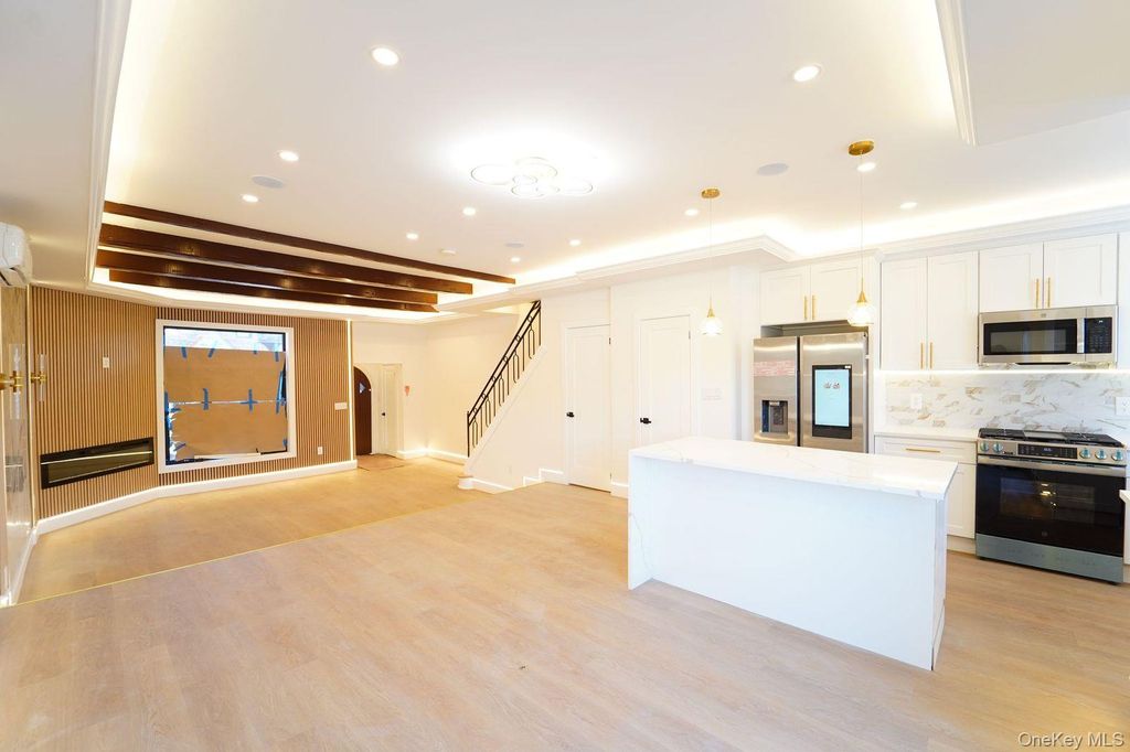 Photo of 13016 227 Street, Laurelton, NY 11413 (MLS # 947042)