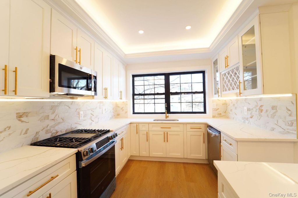 Photo of 13016 227 Street, Laurelton, NY 11413 (MLS # 947042)