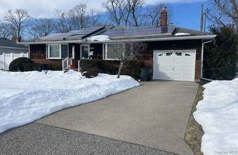 Photo of 119 Jefferson Street St, East Islip, NY 11730 (MLS # 966603)