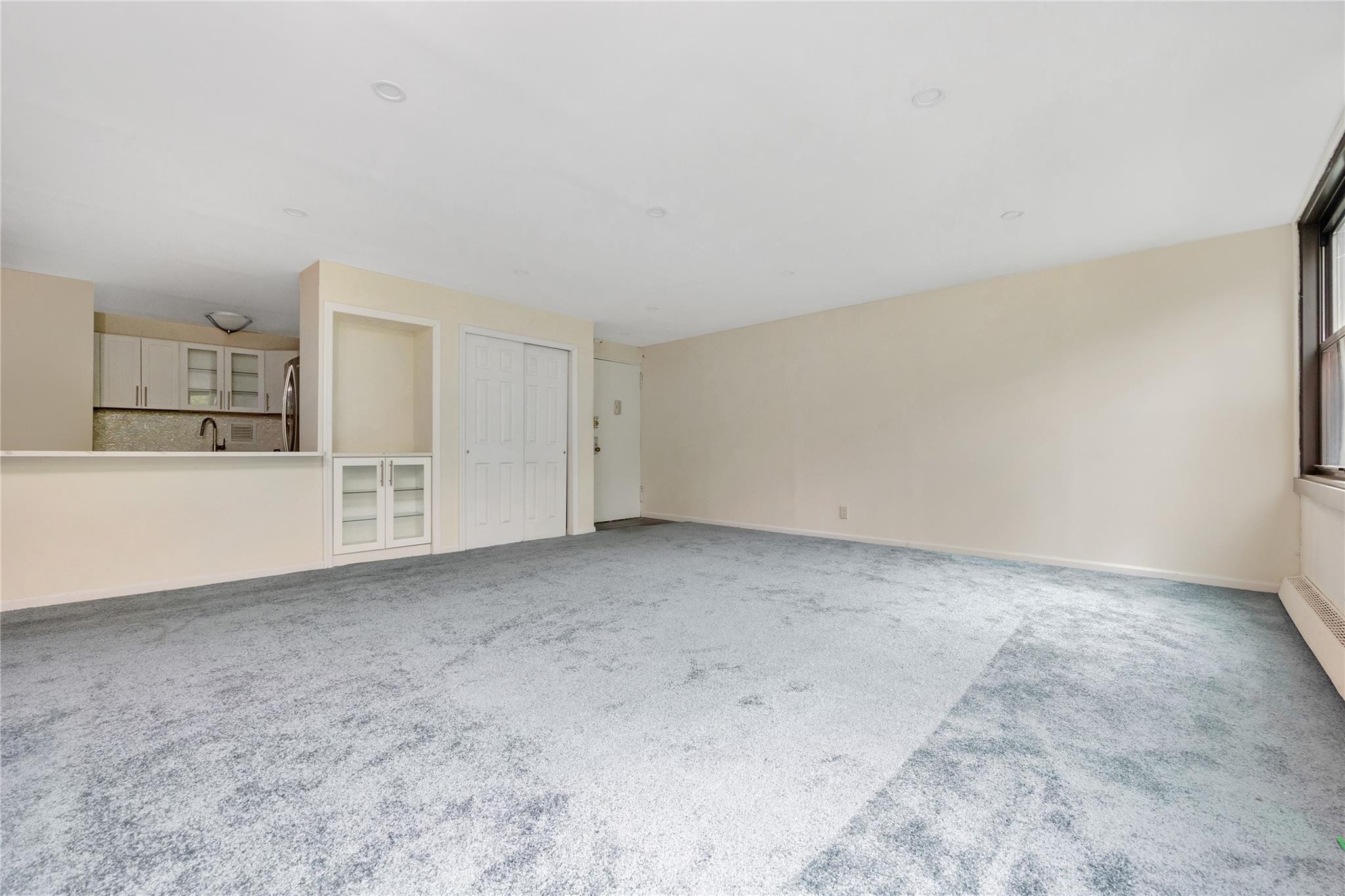 Ave  Ave 4B, Beechhurst, Queens, NY - 3 Bedrooms  
1 Bathrooms  
5 Rooms - 