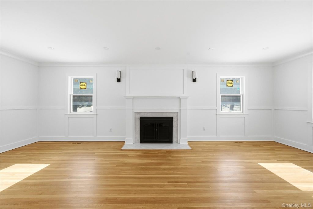 Photo of 75 Centerport Road, Greenlawn, NY 11740 (MLS # 955466)