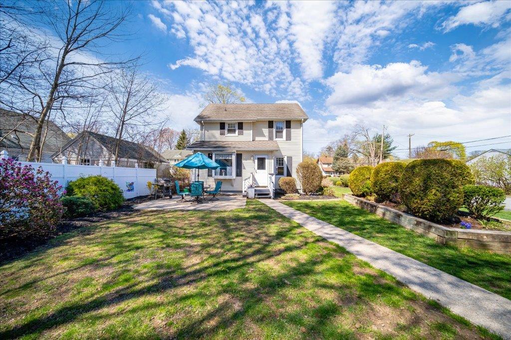 8 Hillside Avenue, Suffern, New York image 3