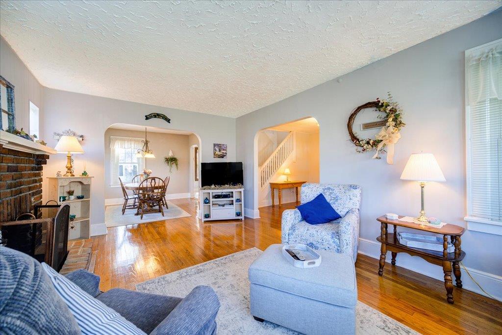 8 Hillside Avenue, Suffern, New York image 12