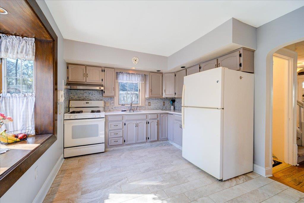 8 Hillside Avenue, Suffern, New York image 14