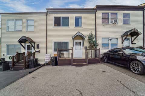 Homes For Sale - 16 Washington Place<br/> Newburgh, NY 12550