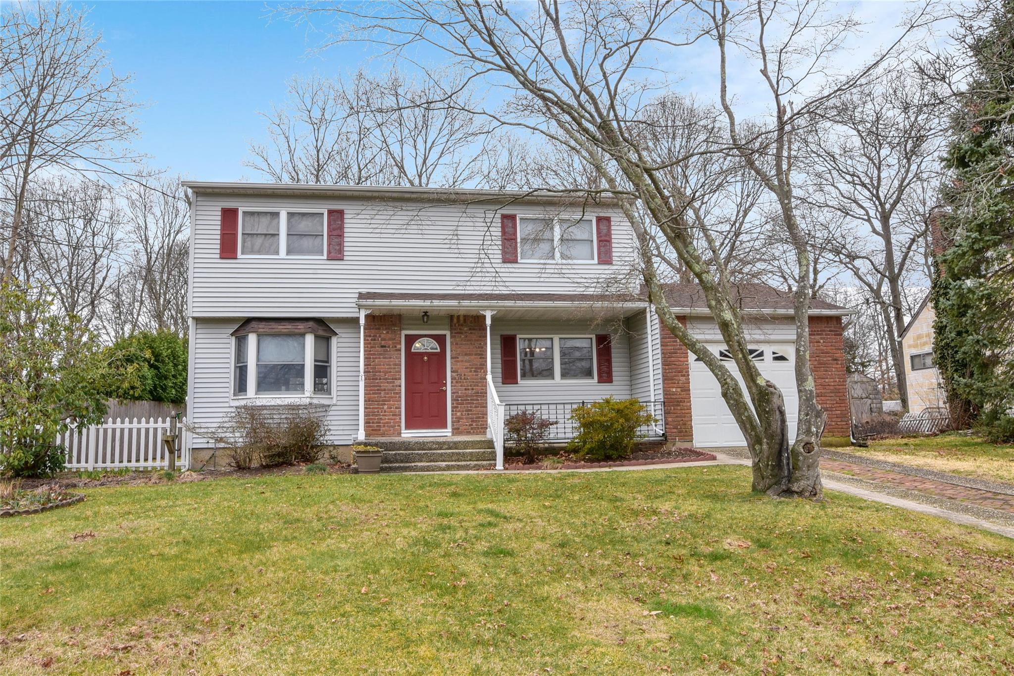 56 Colony Road, Port Jefferson Station, Florida image 1