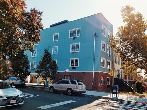 3550 Laconia Avenue Bronx NY 10469