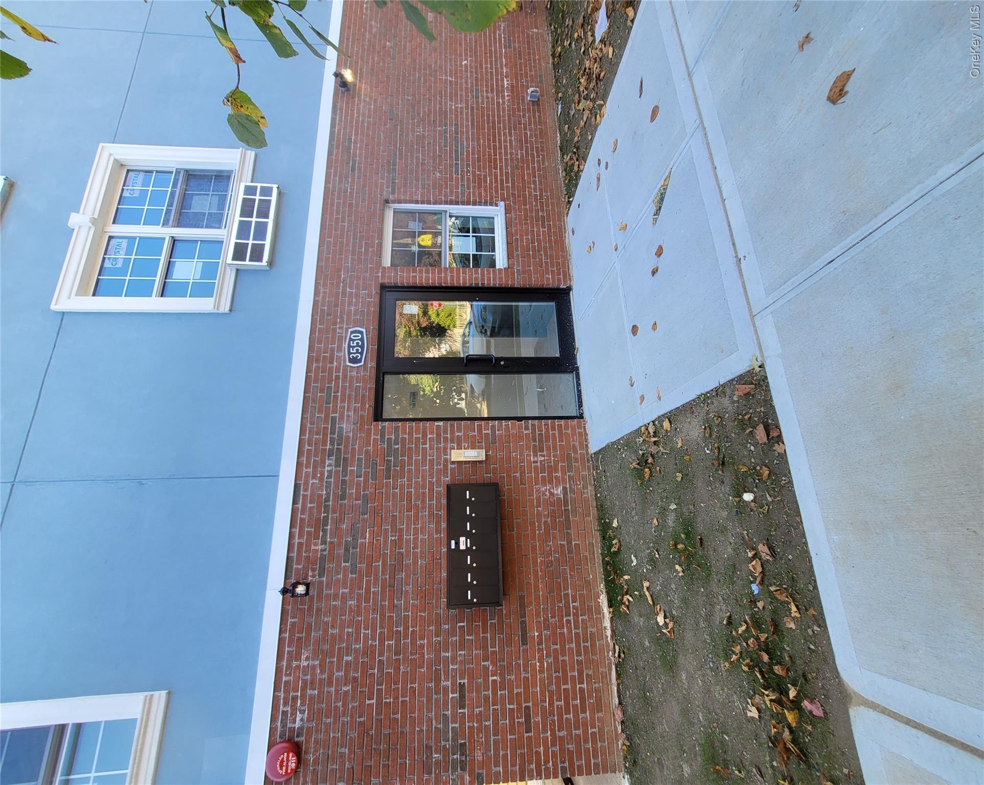 3550 Laconia Avenue
