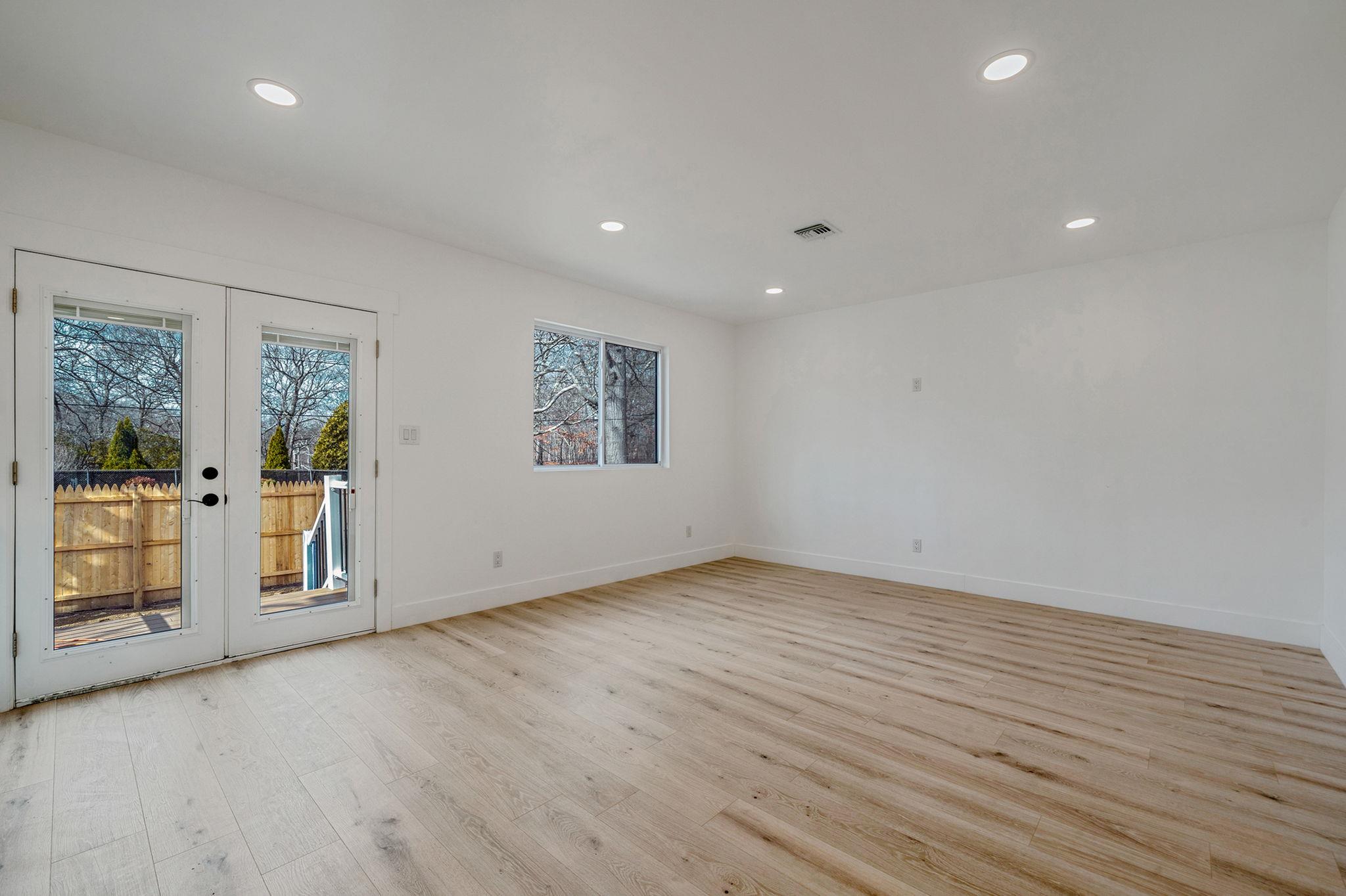40 Hawkins Avenue, Medford, New York image 13