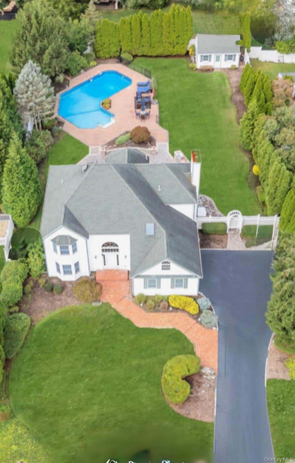 Photo of 150 Hayrick Lane, Commack, NY 11725 (MLS # 1039870)