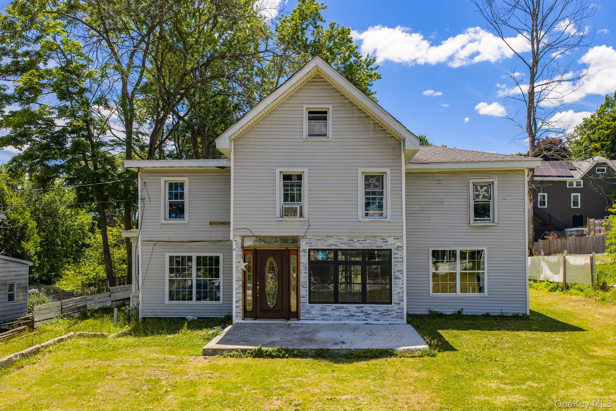 37 Monhagen Avenue