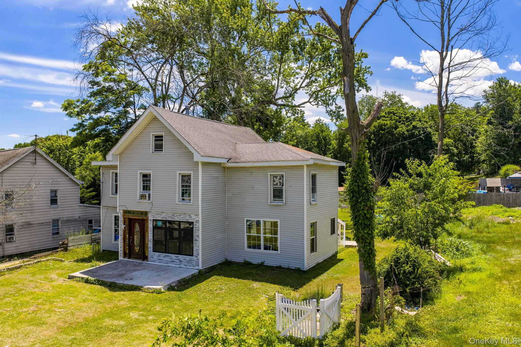 37 Monhagen Avenue