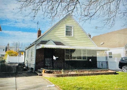 Homes For Sale - 79-38 268th Street<br/> Glen Oaks, NY 11004
