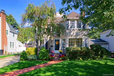 Photo of 110 Fernwood Terrace, Garden City, NY 11530 (MLS # 917572)