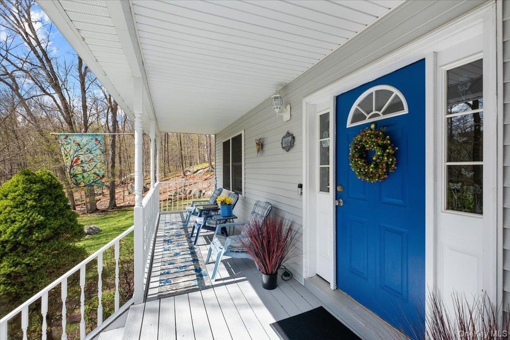 Photo of 64 Oscawana Heights Road, Putnam Valley, NY 10579 (MLS # 987561)