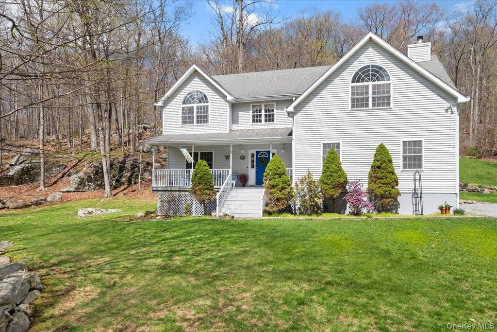 Photo of 64 Oscawana Heights Road, Putnam Valley, NY 10579 (MLS # 987561)