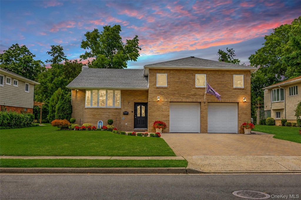 Photo of 7 Monterey Drive, Manhasset Hills, NY 11040 (MLS # 1046387)