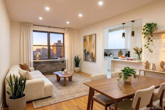 9876 Queens Boulevard 6L