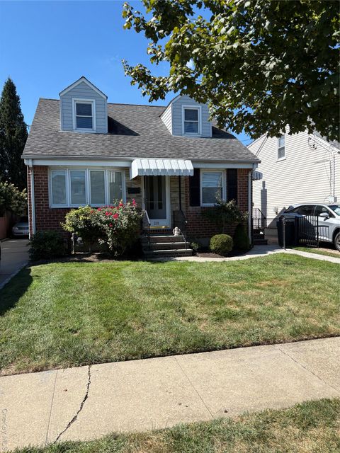 239 McKinley Parkway Mineola NY 11501