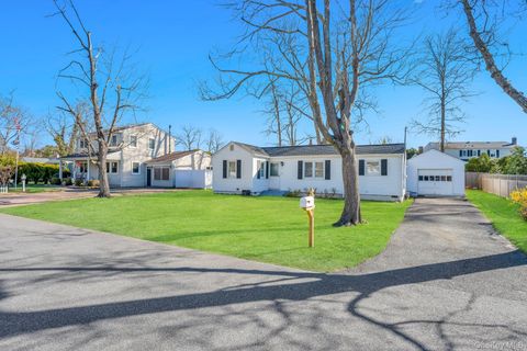 20 Willyn Road Blue Point NY 11715