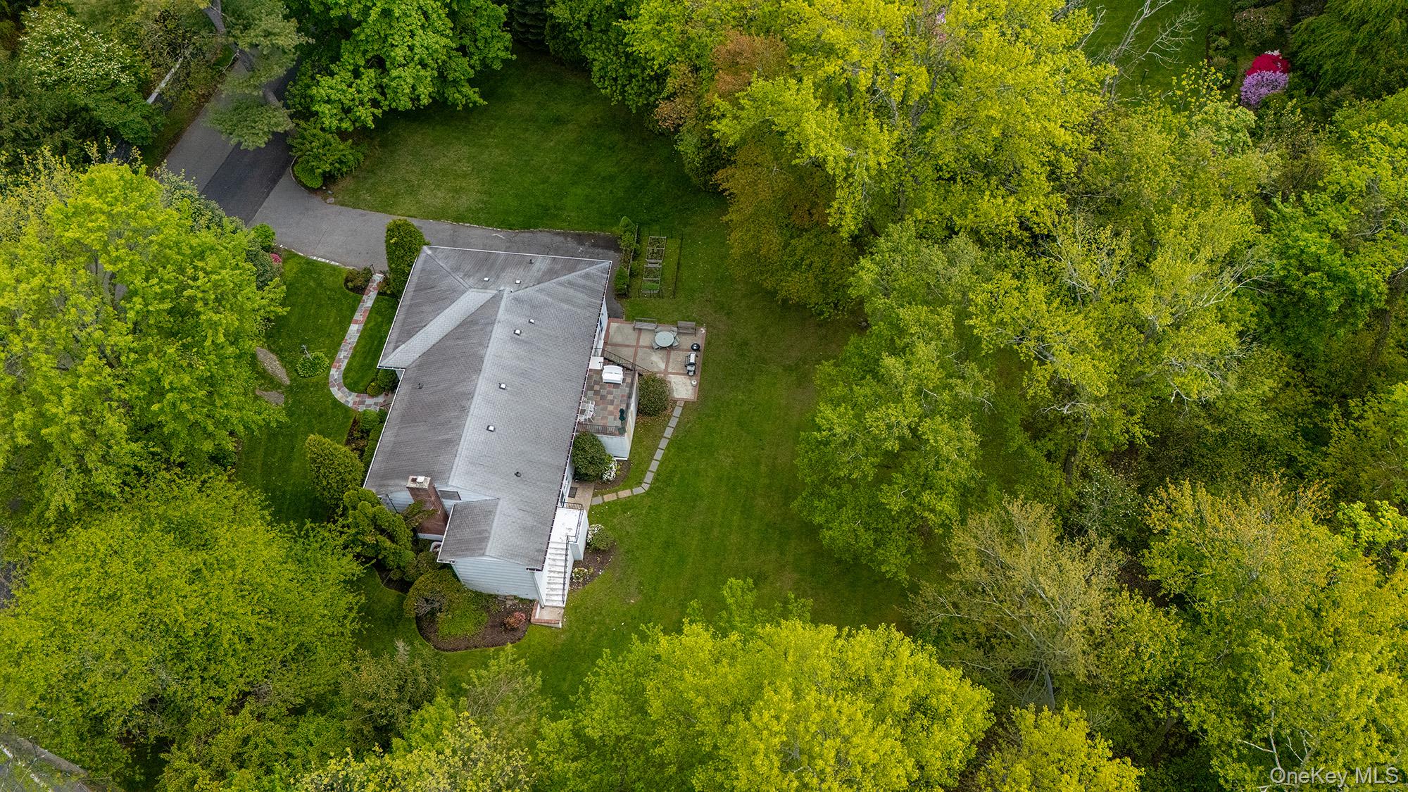 2 Bonnie Briar Lane