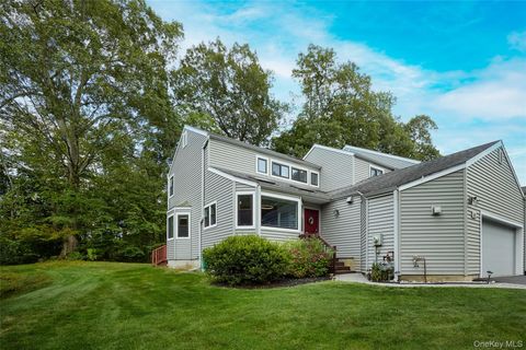 Photo of 41 Bridle Path Road, Ossining, NY 10562 (MLS # 910271)