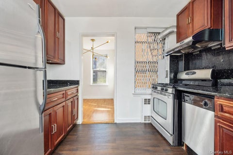 Homes For Sale - 67-10 108th Street #4A<br/> Forest Hills, NY 11375