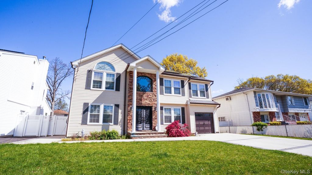 Photo of 65 Williams Avenue, Amityville, NY 11701 (MLS # 996343)