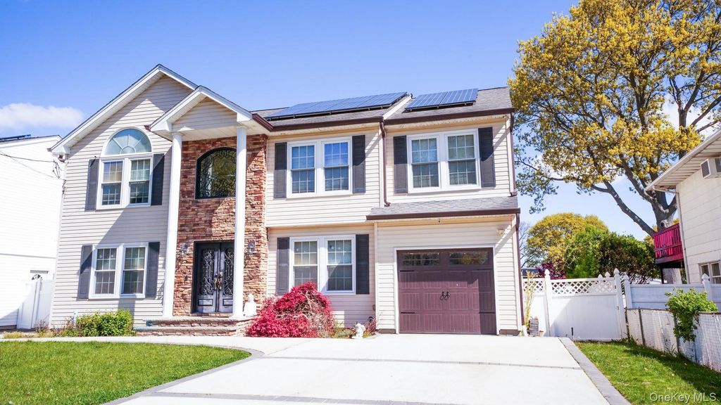 Photo of 65 Williams Avenue, Amityville, NY 11701 (MLS # 996343)