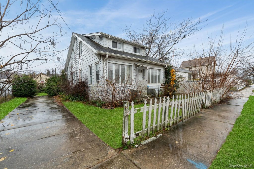 Photo of 188 Woodside Avenue, Freeport, NY 11520 (MLS # 943063)