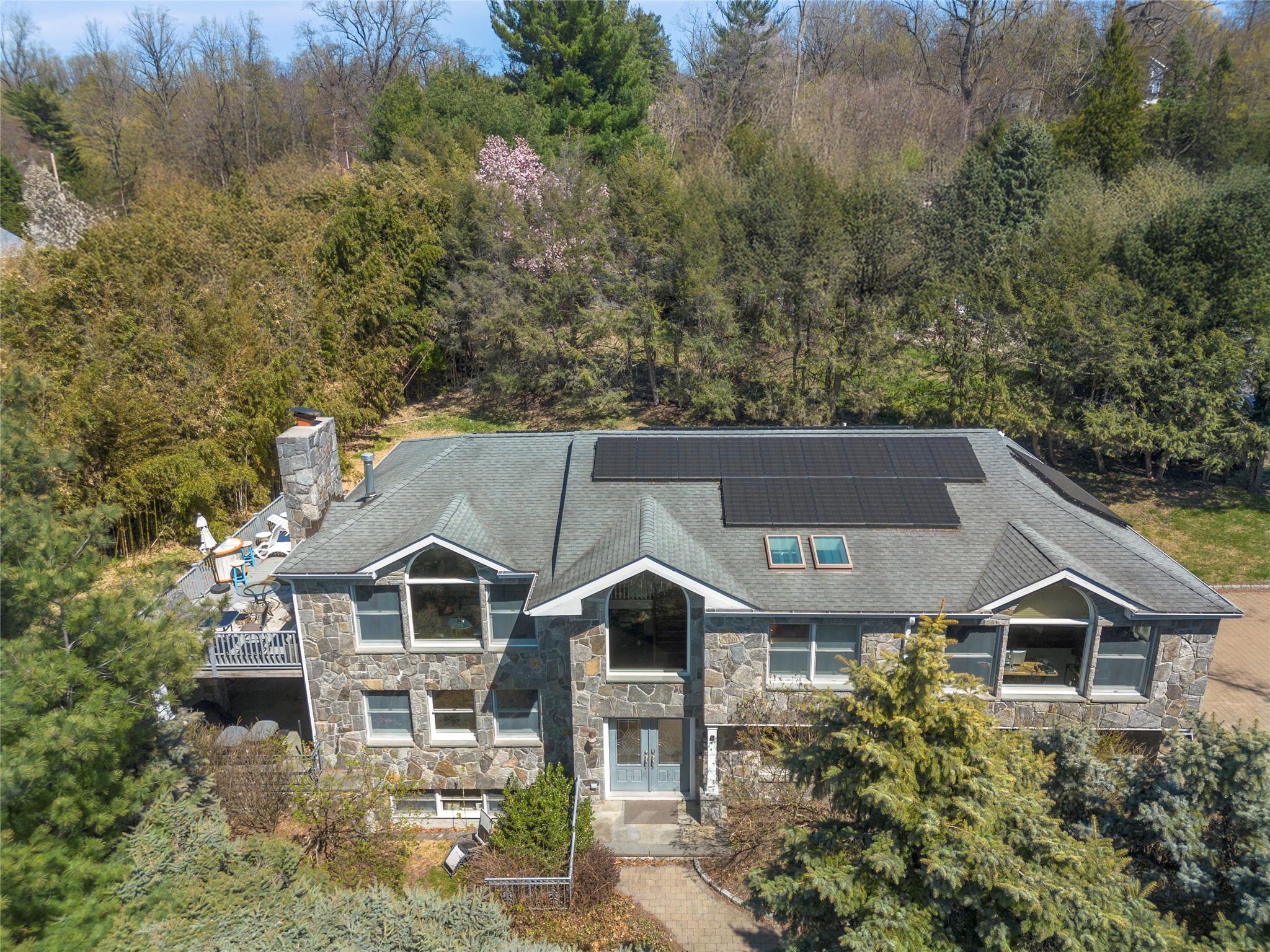 Property for Sale at Country Club Lane, Briarcliff Manor, New York - Bedrooms: 4 
Bathrooms: 5 
Rooms: 10  - $2,100,000