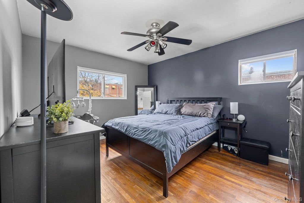 Photo of 2953 Kingsland Avenue, Bronx, NY 10469 (MLS # 939657)